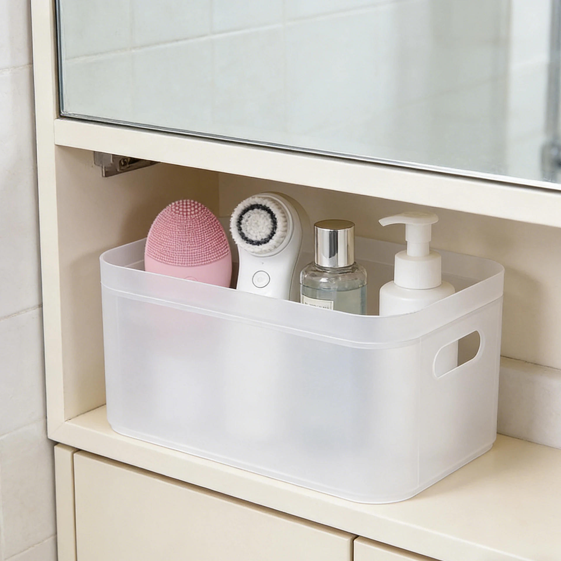 Desktop cosmetic storage box